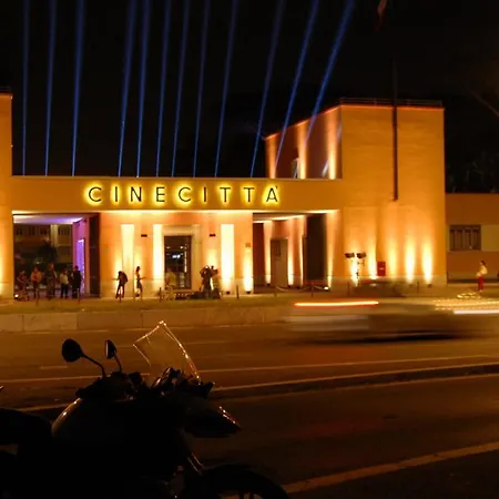 Bed Cinecittadue 4*