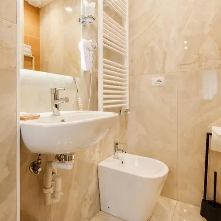 Bed Cinecittadue Bed & Breakfast Rome