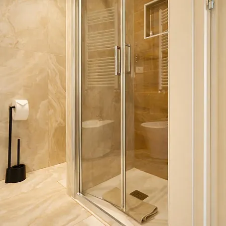 Bed Cinecittadue Bed & Breakfast 4*