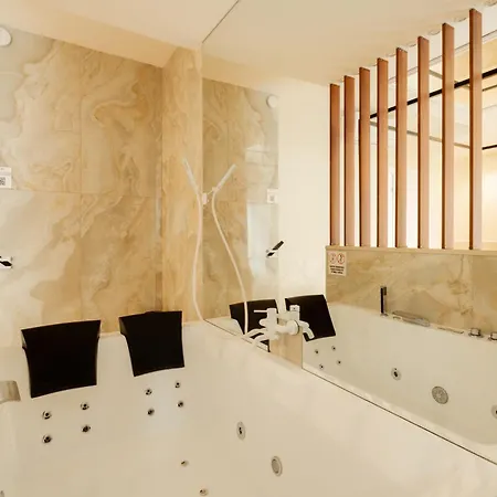 Bed Cinecittadue 3* Rome