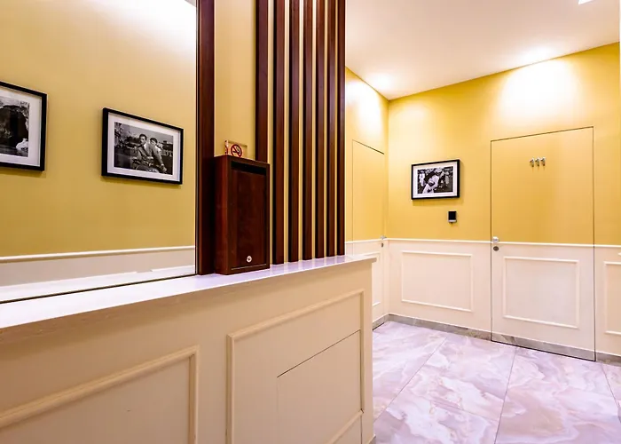 Bed Cinecittadue Rome