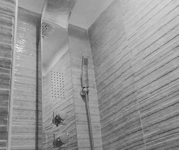 Bed Cinecittadue Rome