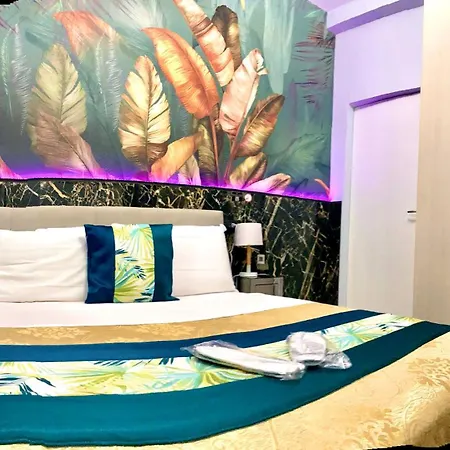 Bed Cinecittadue Rom