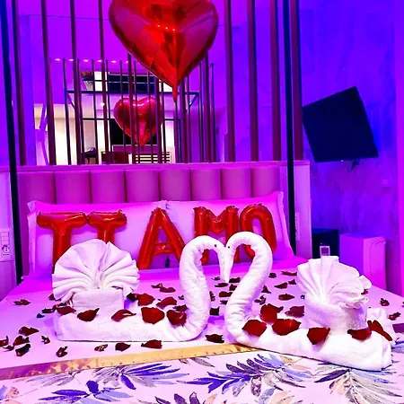 Bed Cinecittadue Rom