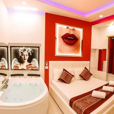 Bed Cinecittadue Nocleg ze śniadaniem 3*