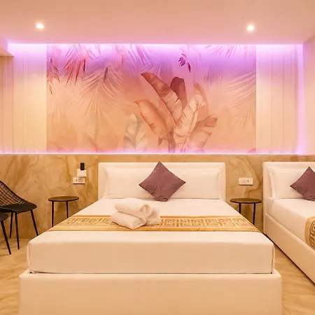 Bed Cinecittadue Bed & Breakfast 4*