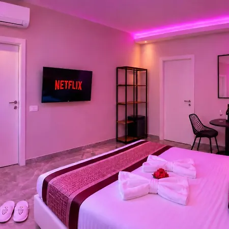 Bed Cinecittadue Bed & Breakfast Rome