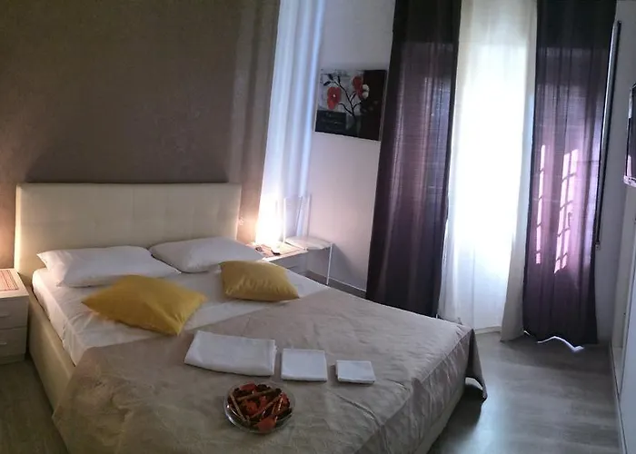 Bed Cinecittadue 3* Roma