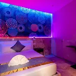 فندق مبيت وإفطار Bed Cinecittadue 4*